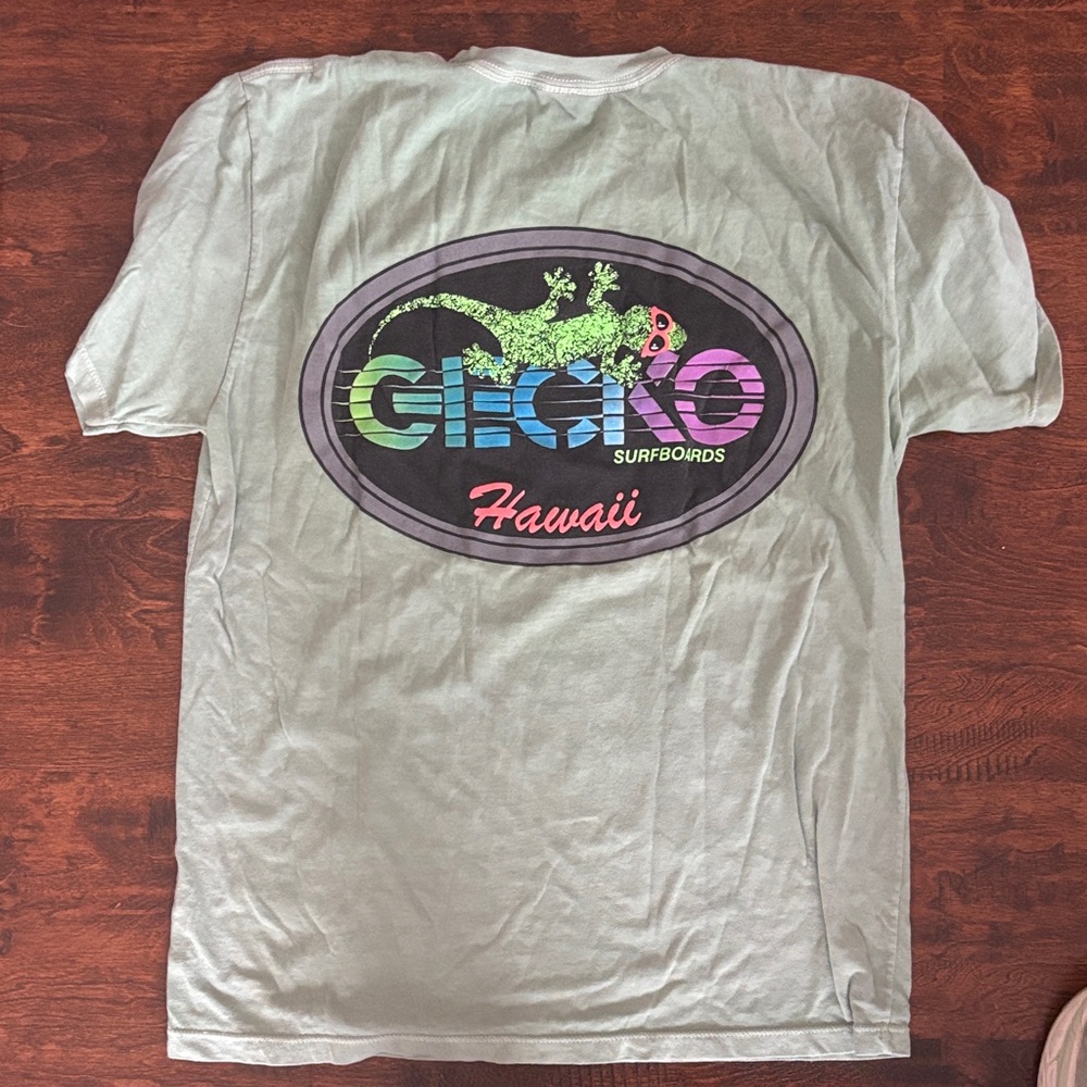 Gecko Hawaii Light Green Tee